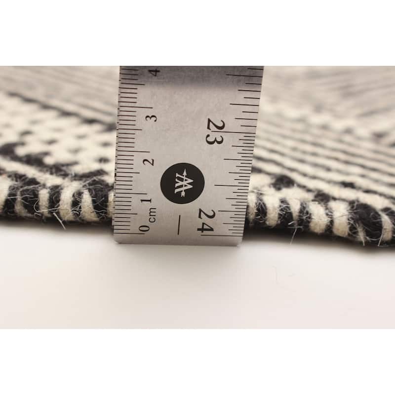 Sienna Black Rug 4'10" x 7'0" - 4'10 x 7'0