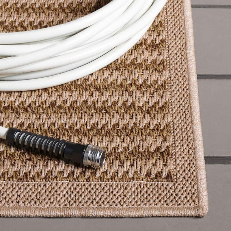 SAFAVIEH Atrium Ljuda Rumeysa Casual Rug