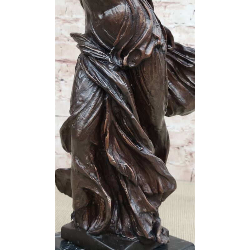 Nike Of Samothrace Winged Victory Greek Statue Sculpture Replica Louvre 18 Inches X 13 Inches