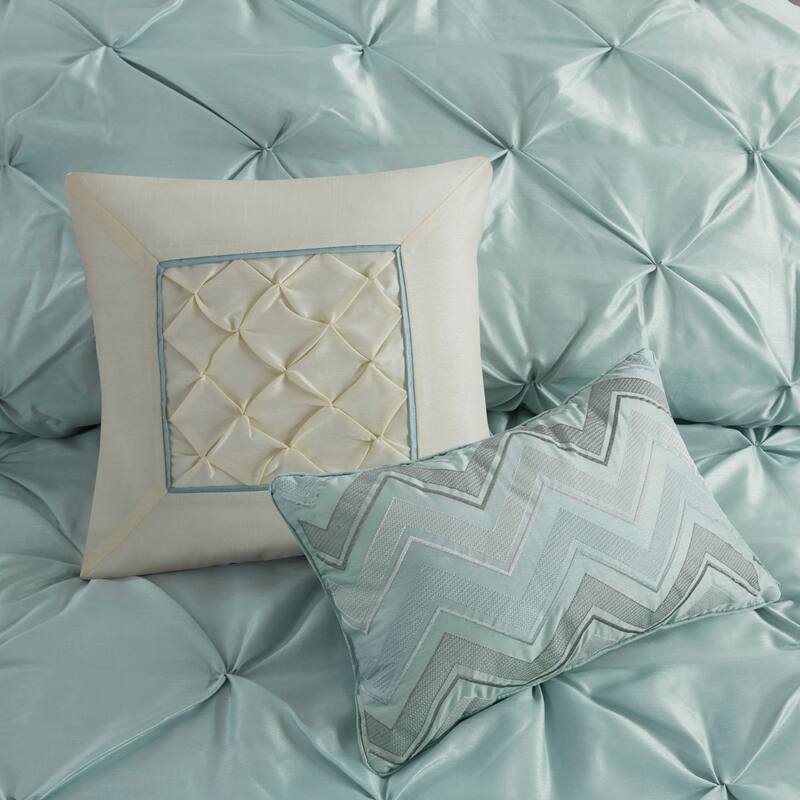 GDF Studio - Laurel 7-Piece Tufted Comforter Set with Decorative Pillows