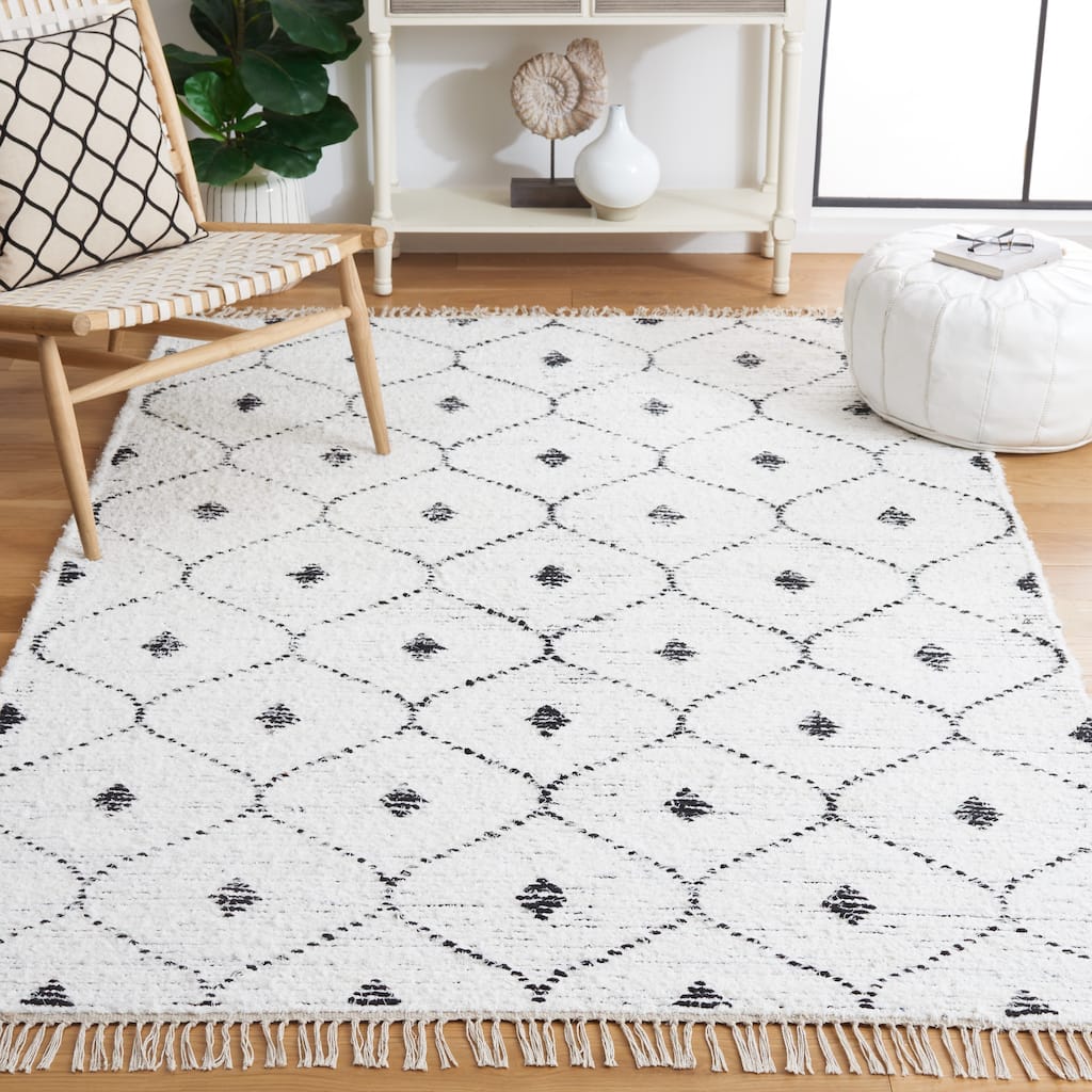 SAFAVIEH Handmade Casablanca Kjellaug Boho Cotton Fringe Rug