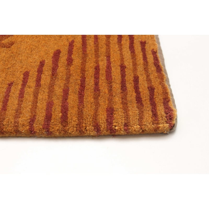 ECARPETGALLERY Hand-knotted Opulence Light Brown Wool Rug - 4'2 x 8'10