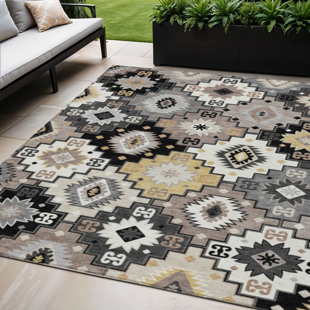 HomeRoots Southwestern Transitional Rectangle Outdoor Rug