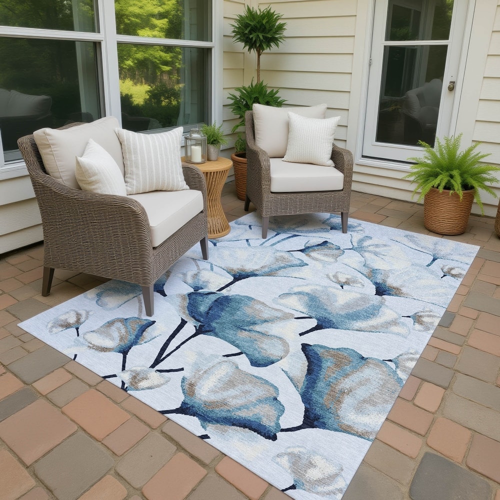 Machine Washable Indoor/ Outdoor Floral Love Chantille Rug