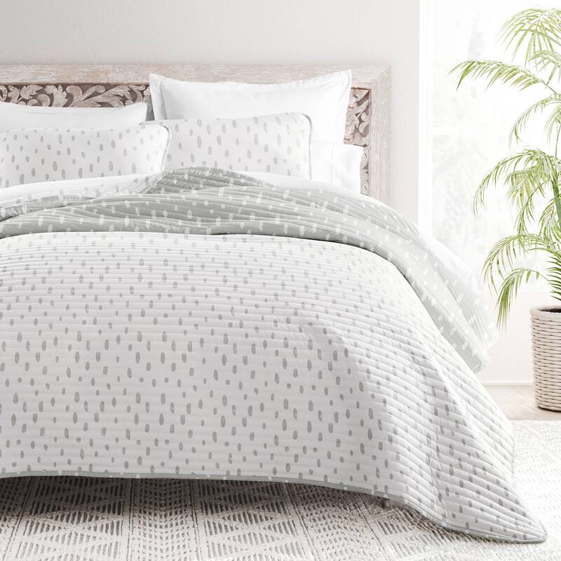 Becky Cameron All Season 3 Piece Painted Dots Reversible Quilt Set with Shams