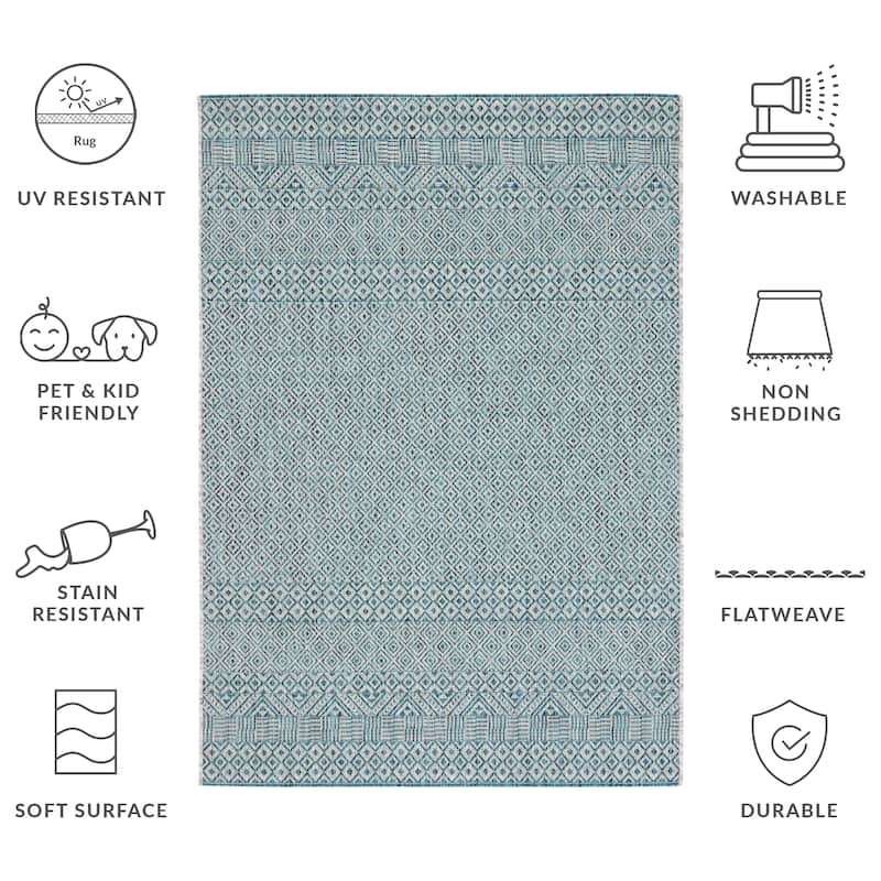 SAFAVIEH Courtyard Leonara Indoor/Outdoor Waterproof Patio Backyard Rug