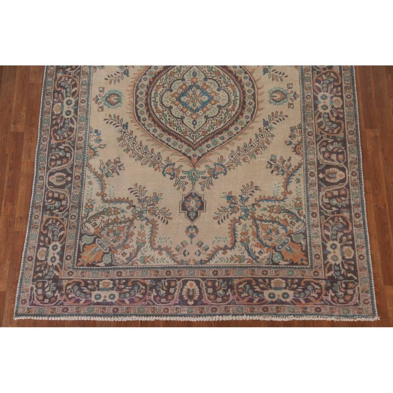 Hand Knotted Oriental 100% Wool Carpet Traditional Floral Beige & Ivories Tabriz Area Rug - 9' 6'' X 6' 7''