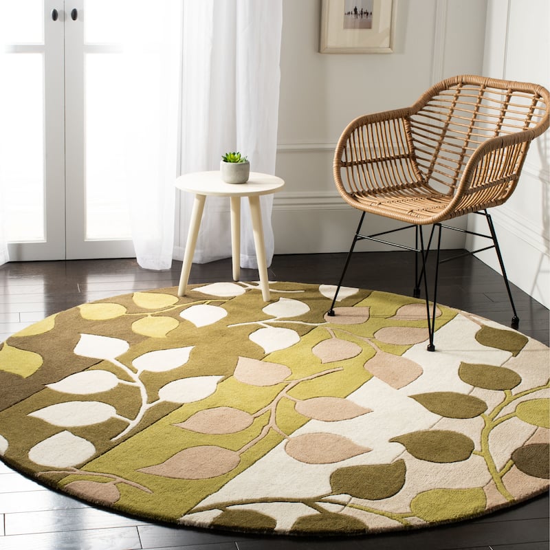 SAFAVIEH Handmade Soho Joi Garden N.Z. Wool Rug - 6' Round - Green/Beige