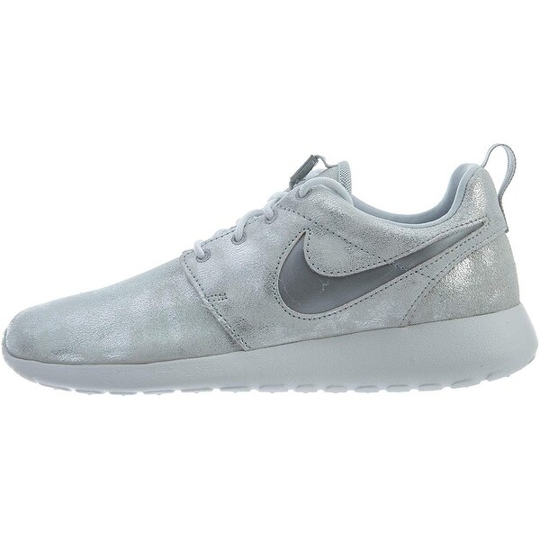 womens white roshe one