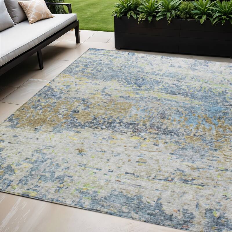 HomeRoots Abstract Transitional Rectangle Outdoor Rug - 5' X 8'