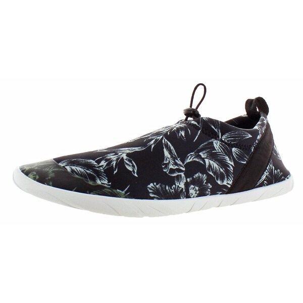 tommy bahama water shoes