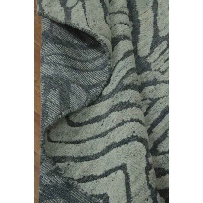 Contemporary Wool Abstract Indian Area Rug, Handmade Modern Carpet - 8' 6'' X 5' 6''