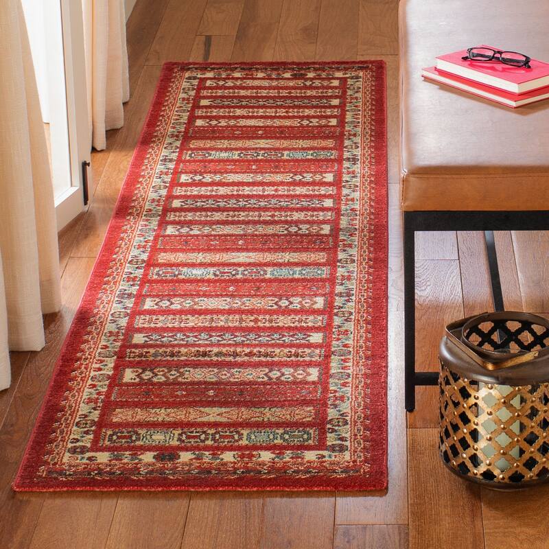 SAFAVIEH Mahal Concha Traditional Oriental Rug - 2'2" x 8' Runner - Red/Creme