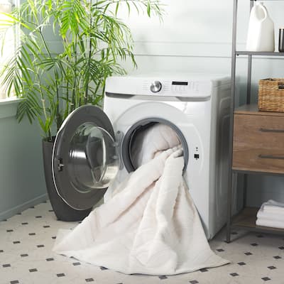 SAFAVIEH Faux Dalal Rabbit Fur Machine Washable Slip Resistant Shag Rug