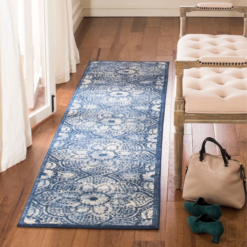 SAFAVIEH Brentwood Cira Traditional Oriental Rug - 2' x 8' Runner - Navy/Creme