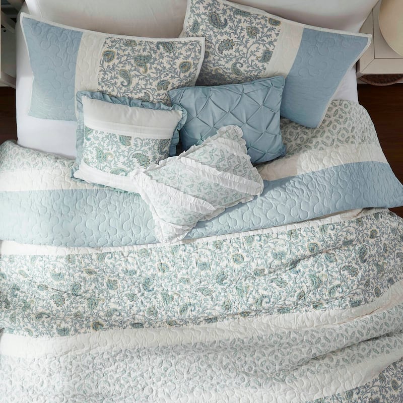 Madison Park Vanessa 6 Piece Cotton Percale Quilt Set with Throw Pillows