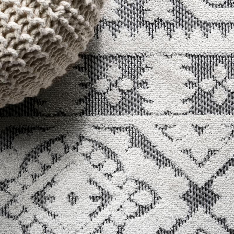 JONATHAN Y Jordan High-Low Pile Mediterranean Tile Indoor/Outdoor Area Rug
