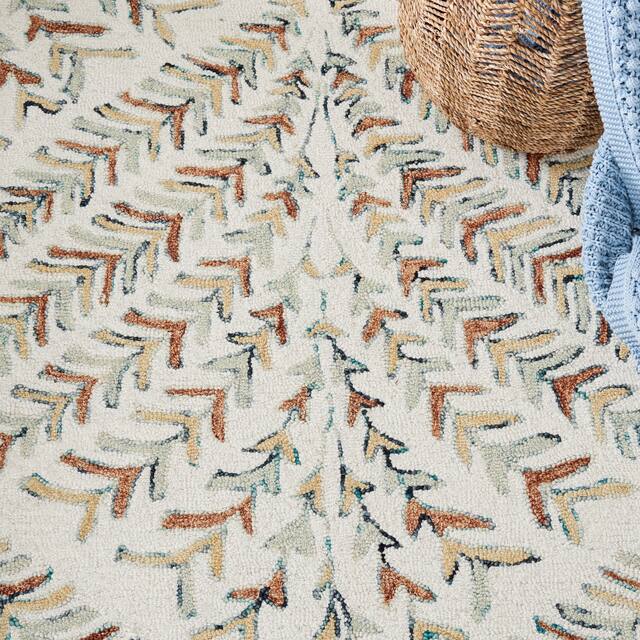 SAFAVIEH Handmade Capri Ilianka Wool Rug