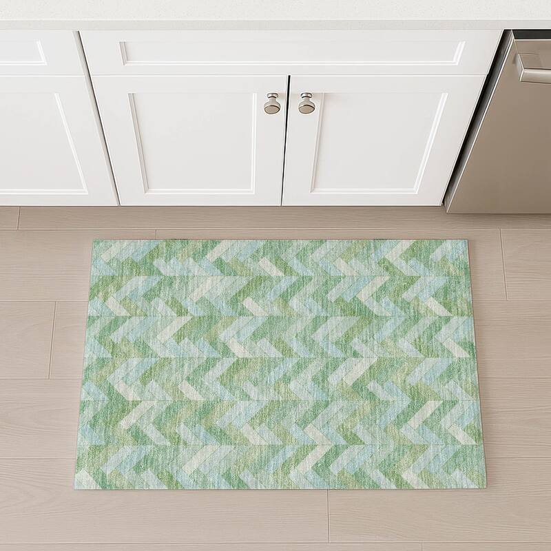Machine Washable Indoor/ Outdoor Modern Chevron Chantille Rug