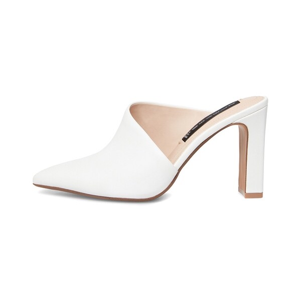 red pumps low heel