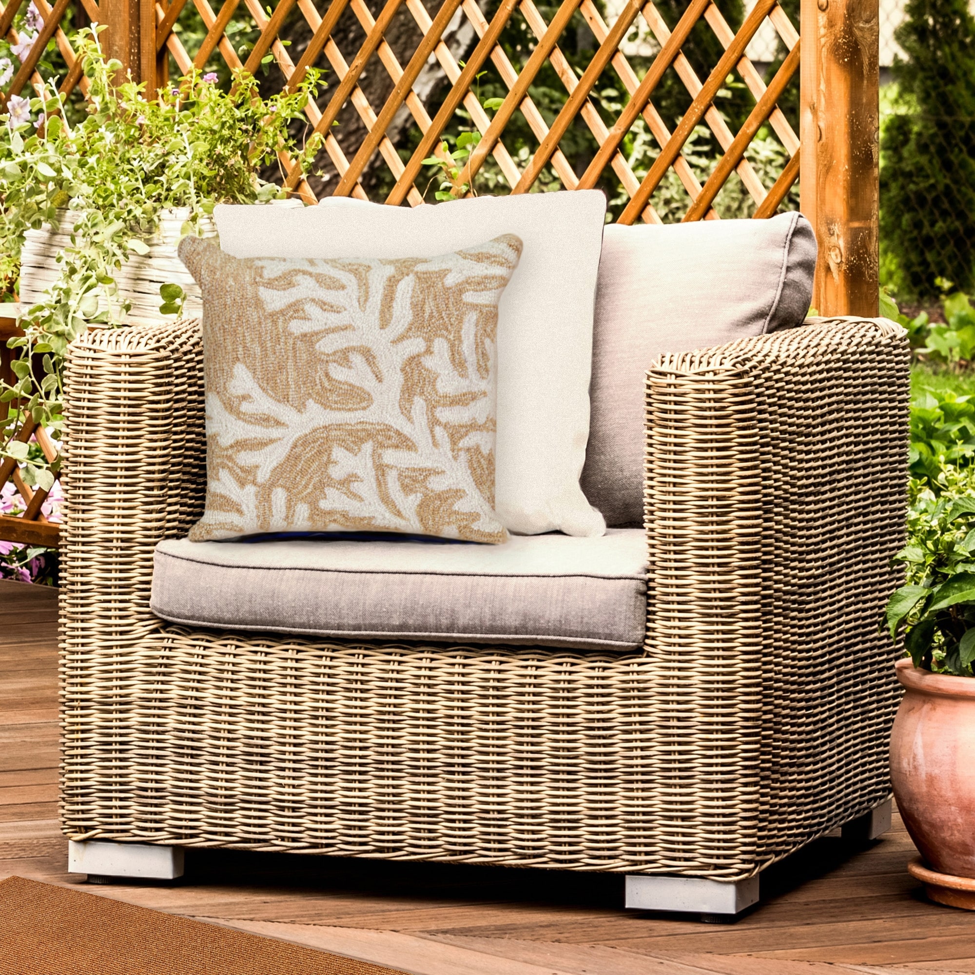Lush Decor Frontporch Coral Indoor/Outdoor Pillow Neutral 18" Square