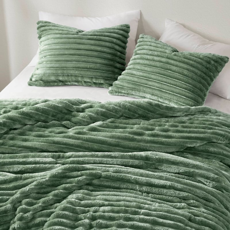 Chelsea Square Avril Fluffy Ribbed Plush Comforter Set