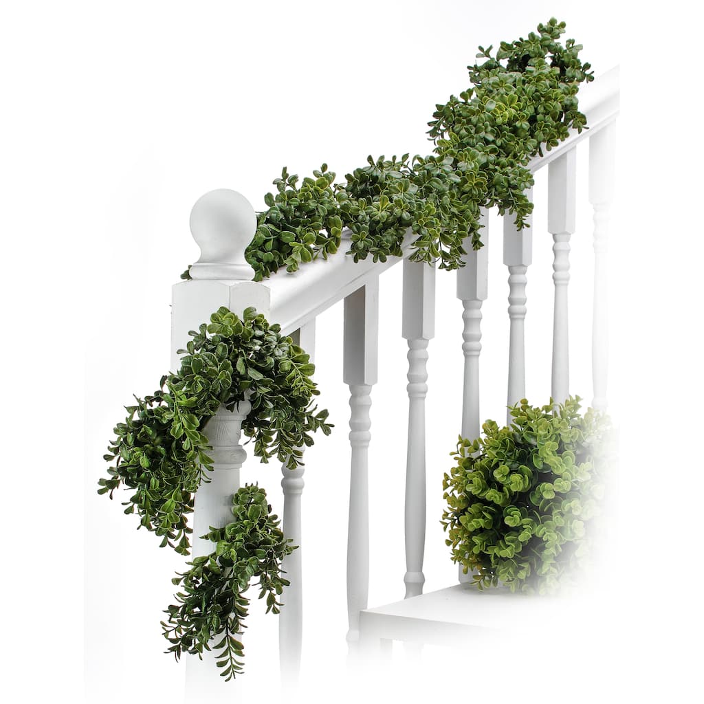 Plastic Real Touch Boxwood Garland 60"