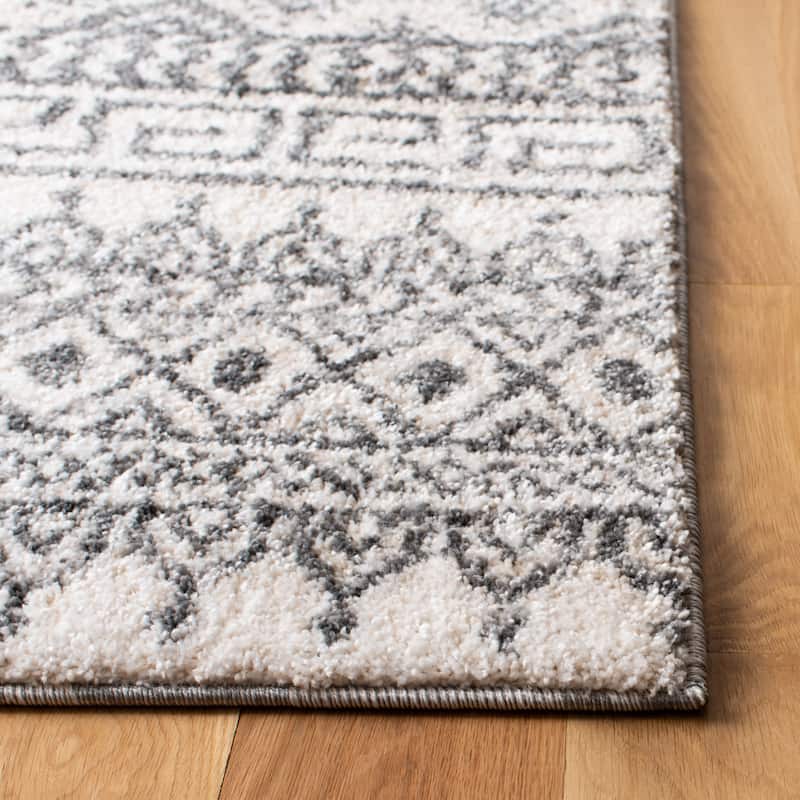 SAFAVIEH Tunisia Tessie Moroccan Rug