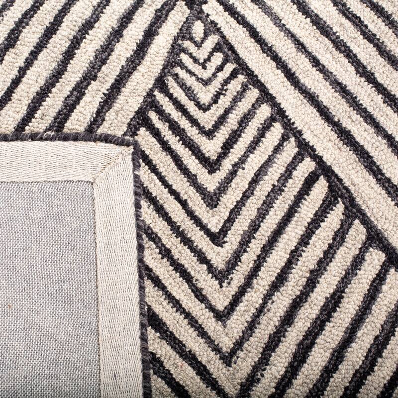 SAFAVIEH Handmade Micro-Loop Hinderike Wool Rug - 8' x 10' - Charcoal/Ivory - Rectangle