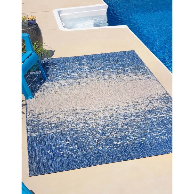 Outdoor Ucul Collection Area Rug - Blue - 5'x8'