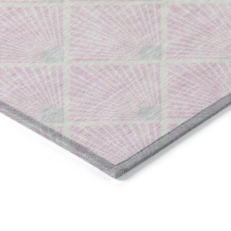 Machine Washable Indoor/ Outdoor Chantille Modern Shells Rug
