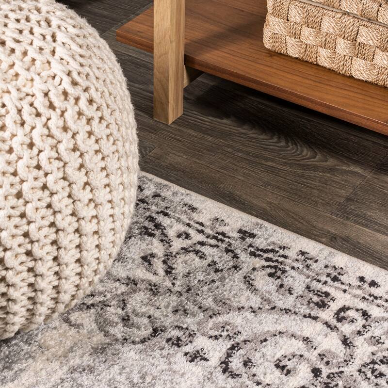 JONATHAN Y Brooklyn Filigree Medallion Area Rug