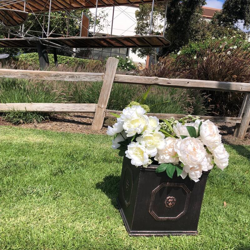 DurX-litecrete Lightweight Concrete Lion Head Square Bronze Planter Medium - 12.6'x12.6'x12.6'