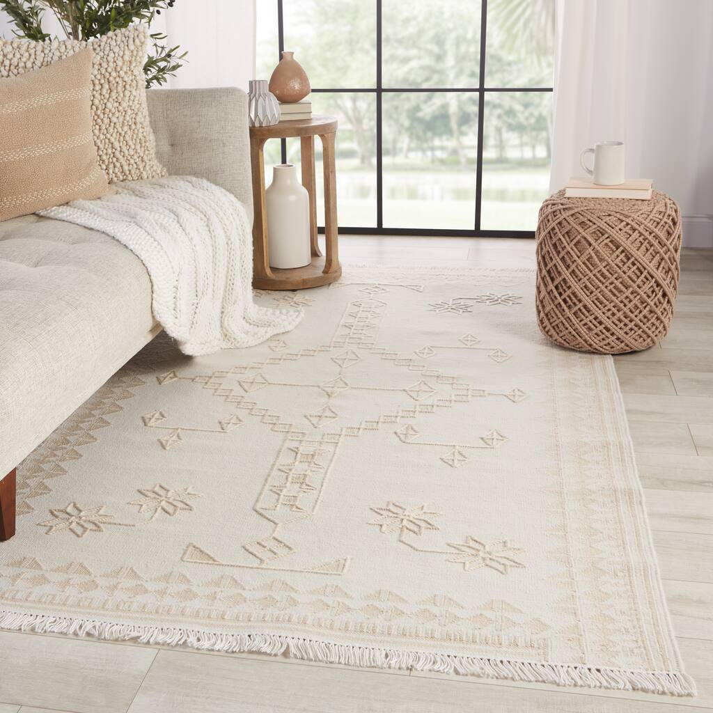 Colley Indoor/ Outdoor Medallion White/ Cream Area Rug