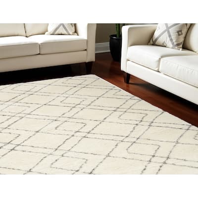 Hufe Power Loomed Geometric Modern Stain Resistant Soft Area Rug By HomeRoots - 110' X '79' X '1.58