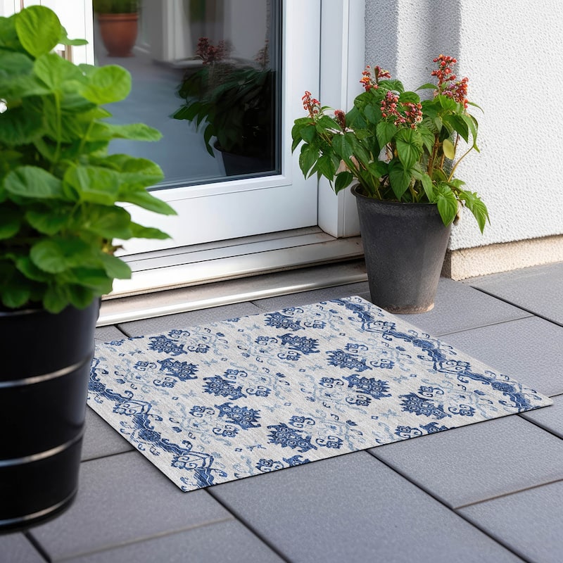 Machine Washable Indoor/ Outdoor Chantille Medallion Damask Rug - Navy - 1'8" x 2'6"