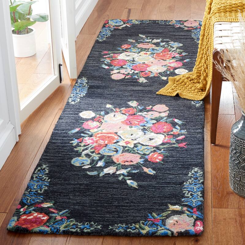 SAFAVIEH Handmade Blossom Miral Country Floral Wool Rug
