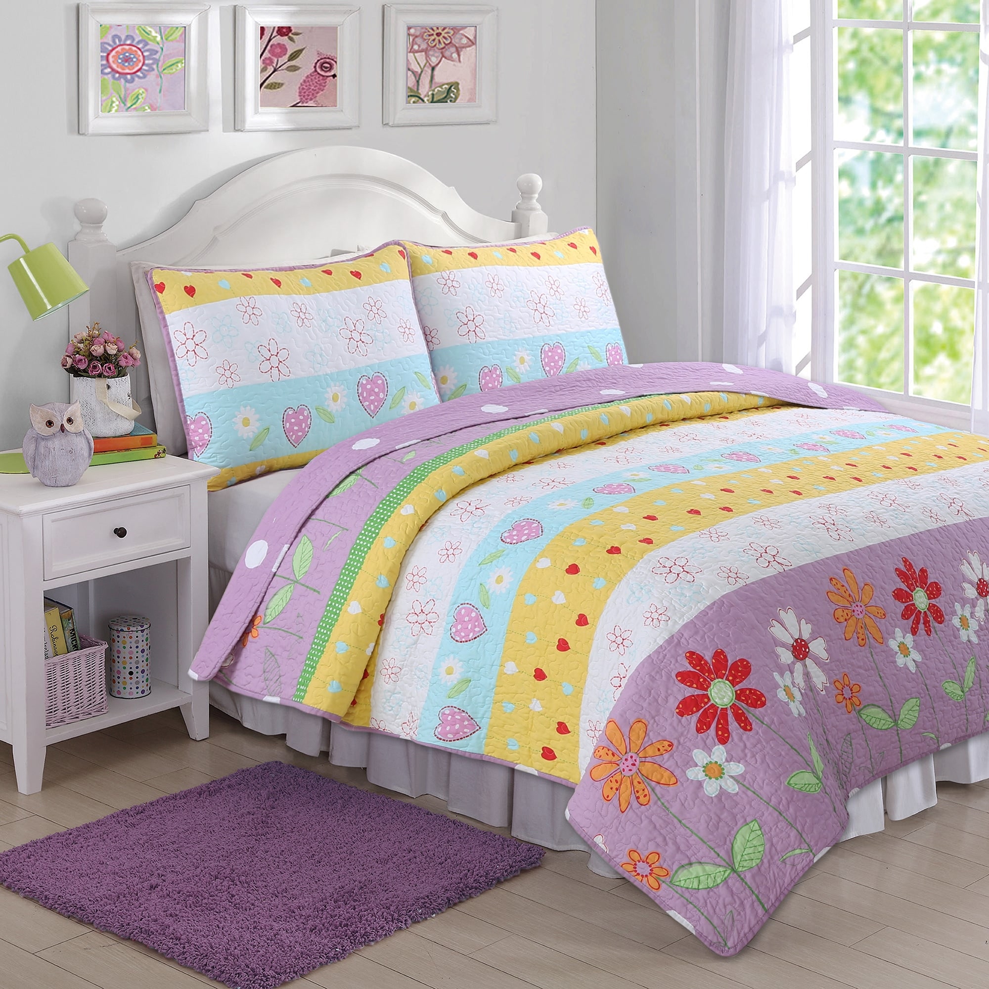 Flor Purple with White Floral Reversible Bedspread Set in a Modern Design 