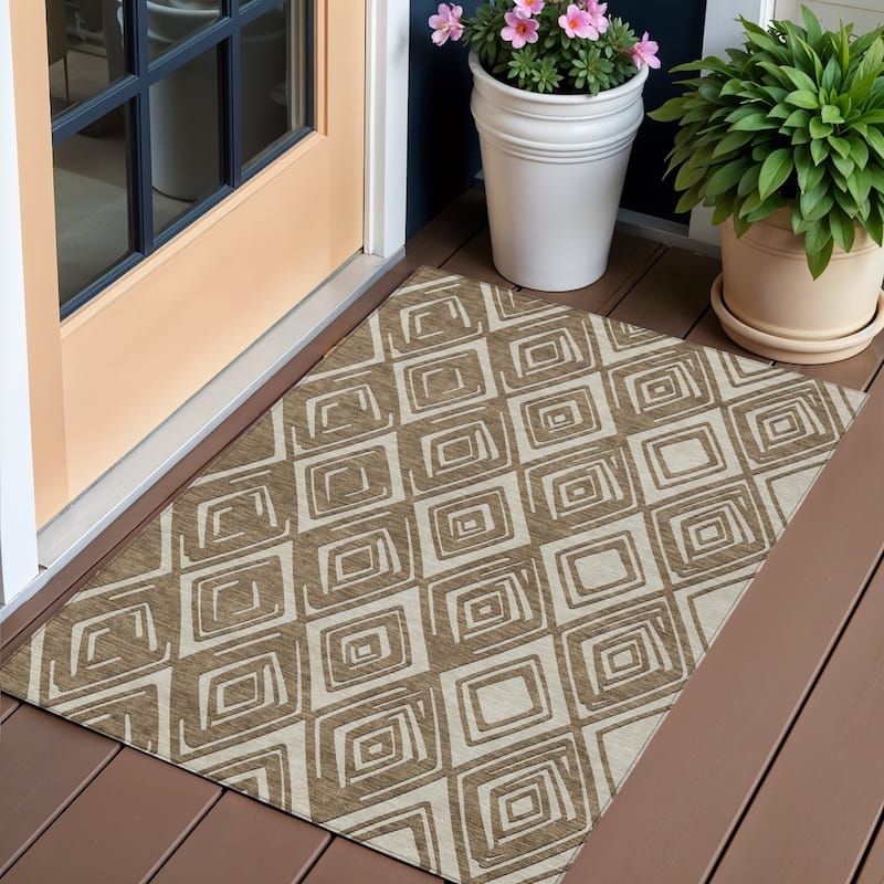 HomeRoots Geometric Transitional Rectangle Outdoor Rug - 3' x 5'