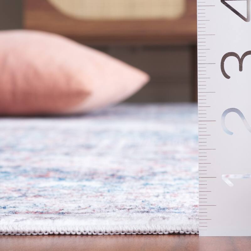 SAFAVIEH Santa Monica Linna Traditional Rug