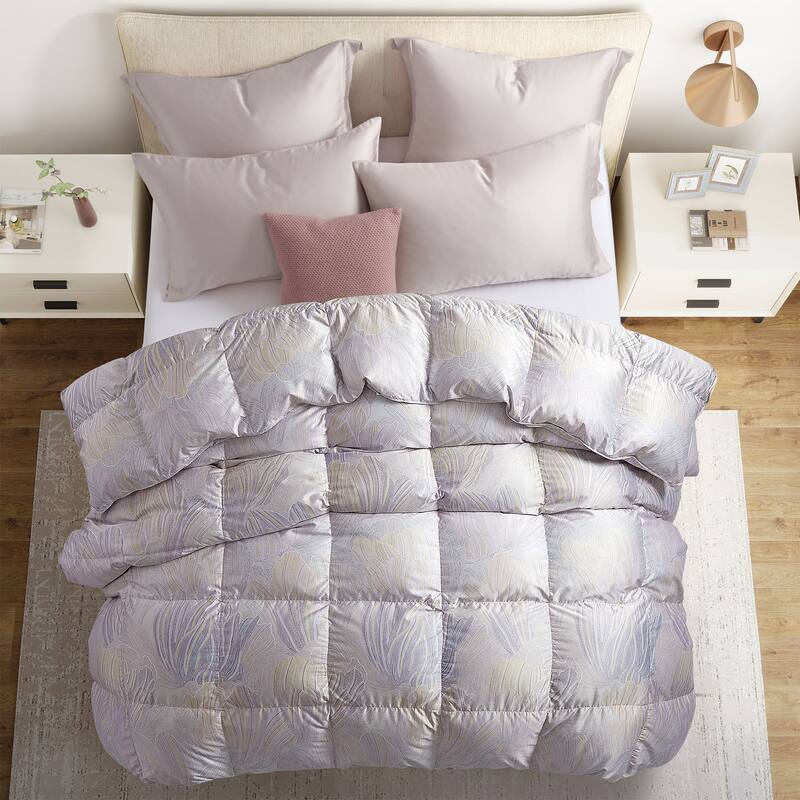 All Season Luxurious Silk Covered 93% White Goose Down Comforter