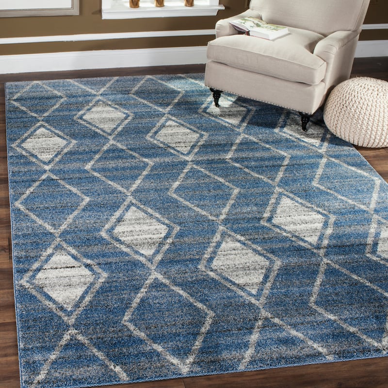 SAFAVIEH Tunisia Leona Southwestern Rug - 4' x 6' - Light Blue/Cream