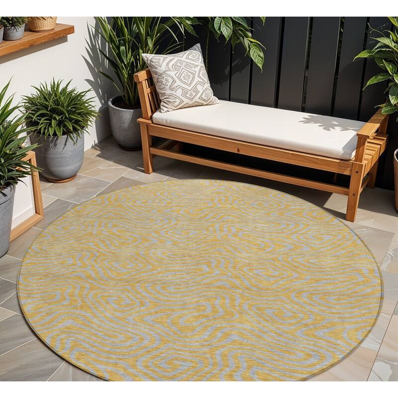 HomeRoots Abstract Transitional Rectangle Outdoor Rug - 8' Round