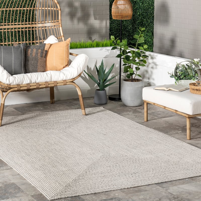 Nuloom Wynn Braided Indoor/Outdoor Area Rug - 4' x 6' - Ivory
