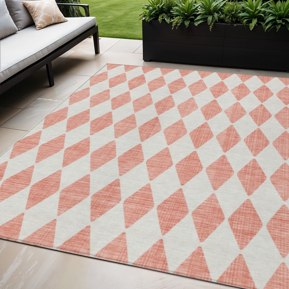 HomeRoots Geometric Transitional Rectangle Outdoor Rug