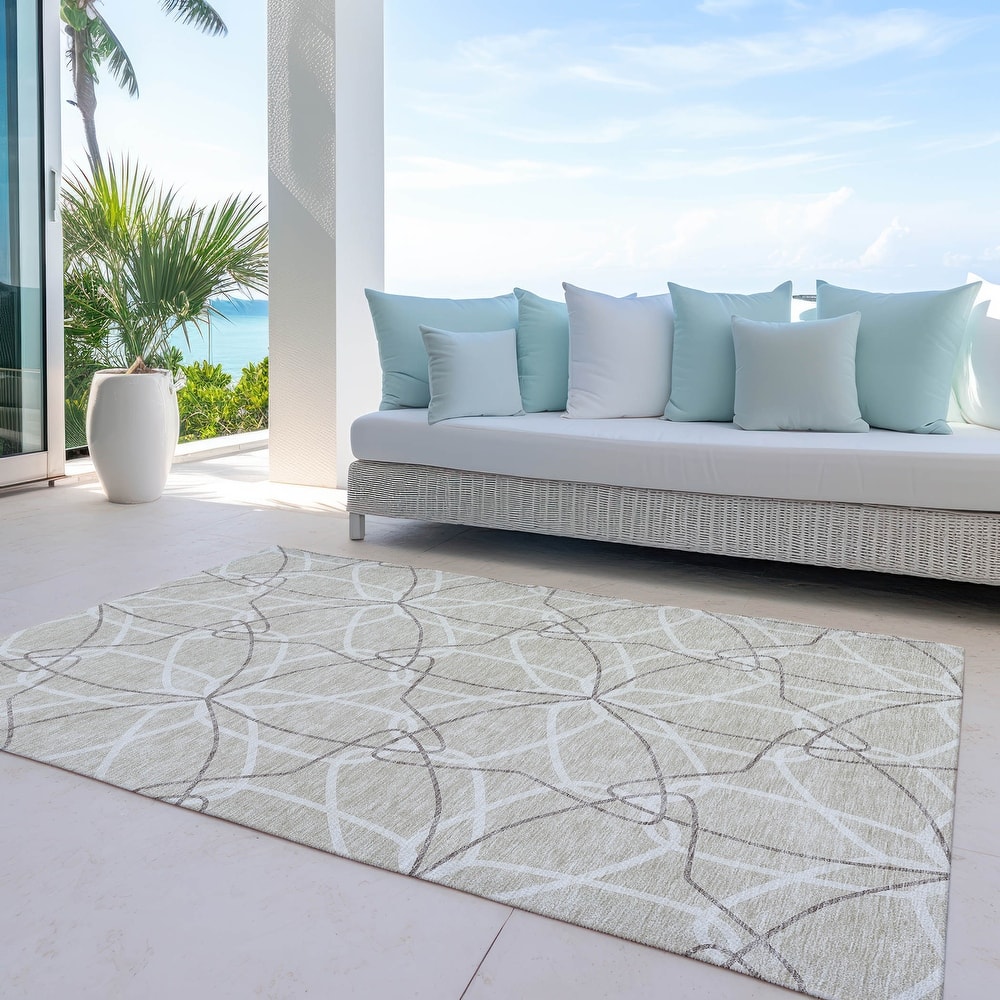 Machine Washable Indoor/ Outdoor Abstract Prism Chantille Rug