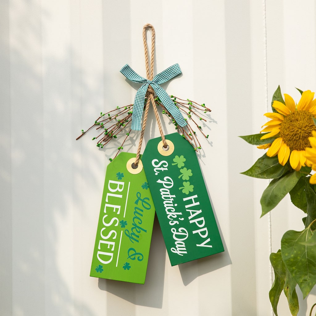 Glitzhome St. Patrick's Wooden Shamrock Doorknob Hanging Decor