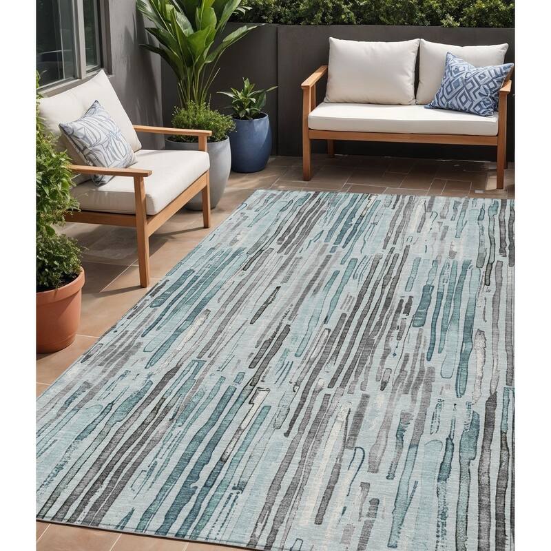 HomeRoots Striped Modern Rectangle Outdoor Rug - 5' X 8'