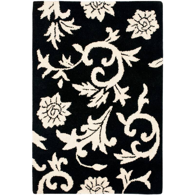 SAFAVIEH Handmade Soho Stephani Floral Vines N.Z. Wool Rug - 2'3" x 4' - Black/Ivory