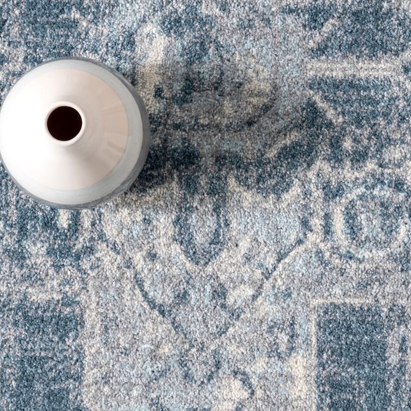 Nuloom Sofia Faded Persian Medallion Area Rug